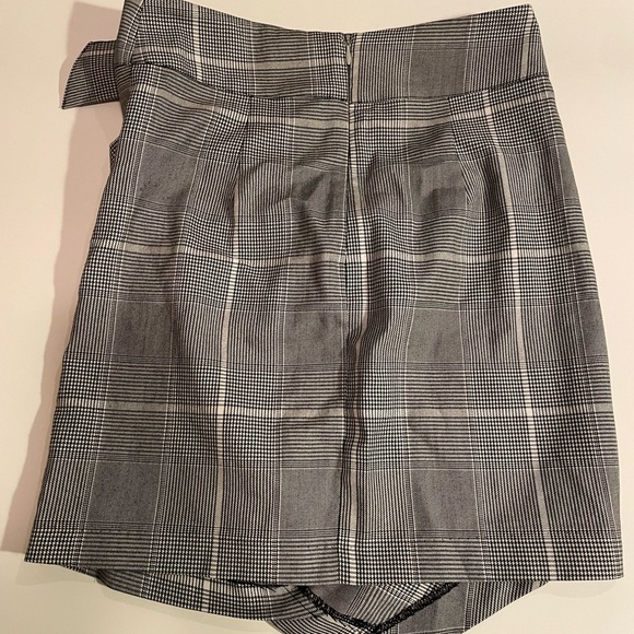 Dynamite Skirt - Picture 2 of 3